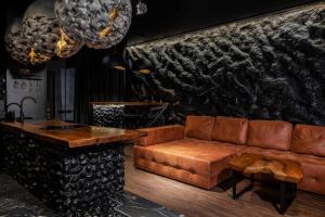 LUX ROCK Home, Жилянська 68, ЖК Кадор