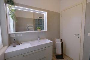 Moderno trilocale con doppi servizi Piazza Marconi