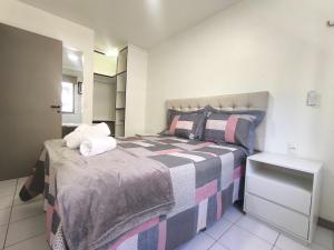 Apê de 2 quartos reformado e decorado a 100m da Beira Mar