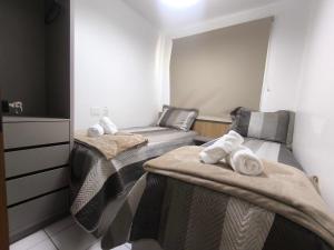 Apê de 2 quartos reformado e decorado a 100m da Beira Mar