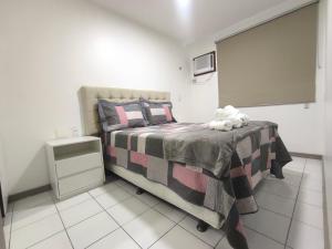 Apê de 2 quartos reformado e decorado a 100m da Beira Mar