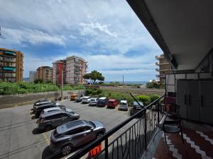 Sea View, 3-room apt 50m from beach with AC