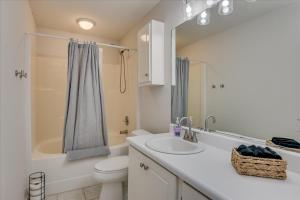 Updated 2BR Gem-Walk to Augusta National