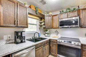 12 Mi to Dtwn Savannah Remodeled Family Getaway!