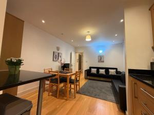 Spacious 1 bedroom apartment for 5 people in London