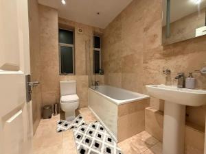 Spacious 1 bedroom apartment for 5 people in London