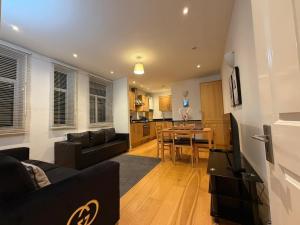 Spacious 1 bedroom apartment for 5 people in London