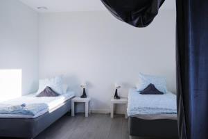 Peaceful House - 4 BR - Parking - 7 Beds