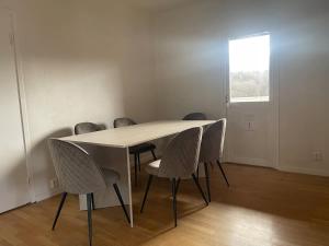 Workers Great Villa - 8 Beds - 2 Bath - Near Volvo