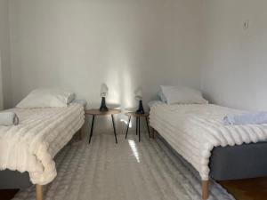 Workers Great Villa - 8 Beds - 2 Bath - Near Volvo