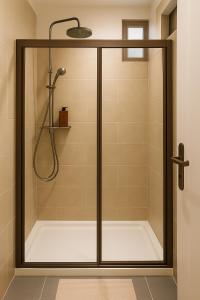 Logement, promenade des anglais , proche aéroport , face à la mer