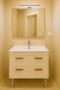 Logement, promenade des anglais , proche aéroport , face à la mer