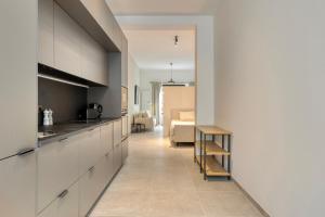 Zurenborg apartment with patio at Dageraadplaats