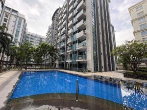 Warm & Minimalist 1BR at Two Palm, Newport, T3