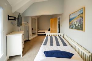 Large 6 Bed Southport Coastal Retreat with Sauna