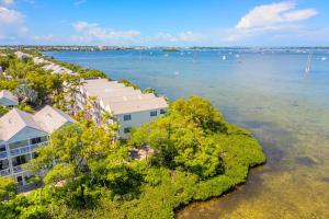 Blue Horizon Hideaway