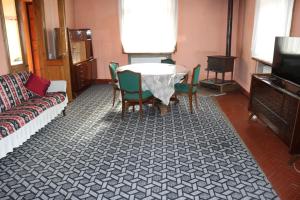 Likani Mountain View Family House