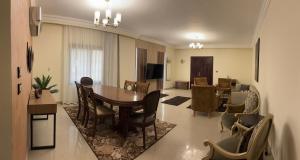 3-BR Apt near Cairo Airpt, GUC & AUC, prime location