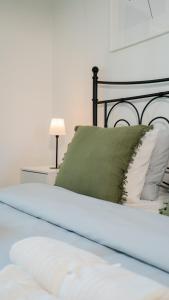 Chic 1BR City center Sleeps 4 Brämaregården