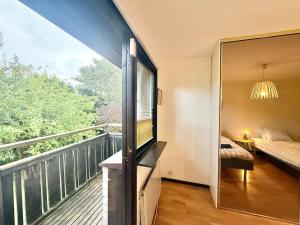 Wokers Apartment - 6 BR - 12 Beds - Parking