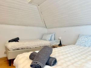 Wokers Apartment - 6 BR - 12 Beds - Parking