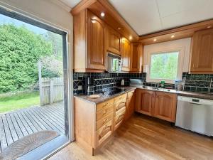 Wokers Apartment - 6 BR - 12 Beds - Parking