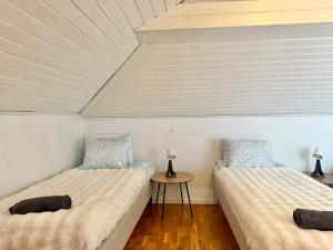 Wokers Apartment - 6 BR - 12 Beds - Parking