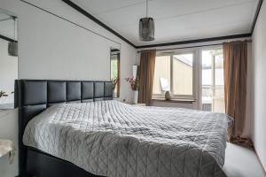 Workers Home Villa - 4BR - 2 Bath - Parking