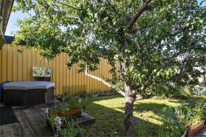 Workers Home Villa - 4BR - 2 Bath - Parking