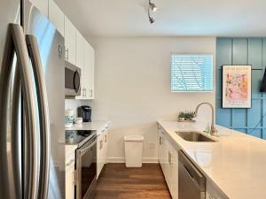 New Downtown ATL Condo Washer Dryer 542Blvd107