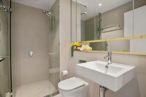 Luxe 2BR Retreat Panoramic Views With 2x Parking Spaces