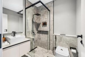 2.5BR Villa | PS5 & Private Pool | Near Dubai Mall