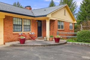 The Crows Nest - Apartment in Asheville near the Smoky Mountains!