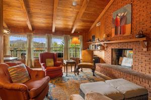 The Crows Nest - Apartment in Asheville near the Smoky Mountains!