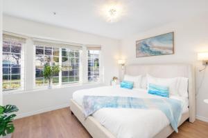 NEW Roomy 3BR Family Suite. 5 min to Skytrain.