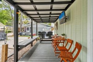 Cozy Nest 1 - Ocean Lakes Cottage, Covered Patio, Grill and Beach Access!