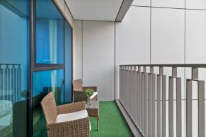 Stylish 2 bedroom with Burj Khalifa View, connected to Dubai Mall