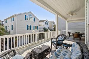 1022 - Ocean Lakes Luxe, 1 Minute Walk to Beach and Fire Table!