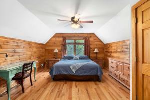 Borrowed Time - Mountain Getaway near Boone, Hot Tub, and Gorgeous Views!