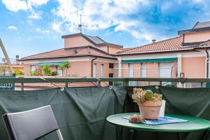 200 mt dal mare - Relax con Terrazzo e Vista