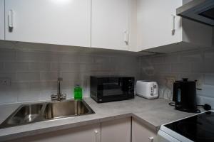 Modern 2- bed home with a cosy living Space