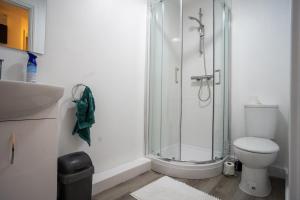 Modern 2- bed home with a cosy living Space