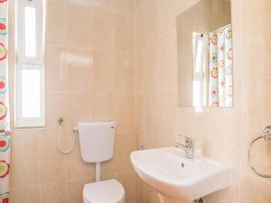 Akivillas Lagos Zircon