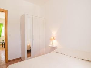 Akivillas Lagos Zircon