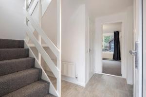 Modern Comfort 3BR Home for 7 Free Parking