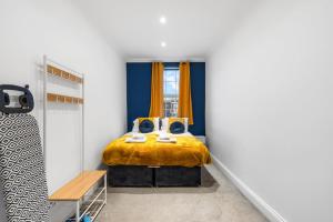 Seaside City Retreat – Modern 2-Bed