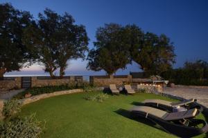 Villa Thalassa next to the beach