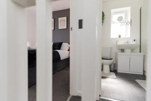 Contractors-Relocation-Free Parking-M5 Junction2