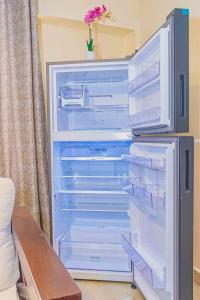 Ebony Pinkie 1bedroom