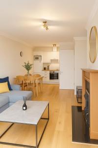 Gracepark Garden Retreat, Spacious 2BR with Balcony & Parking